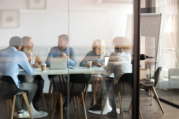 istockphoto-1127397327-612×612 Heller Raum mit Pflanzen, das Wiedererkennungsbild für unsere systemische Coachingausbildung